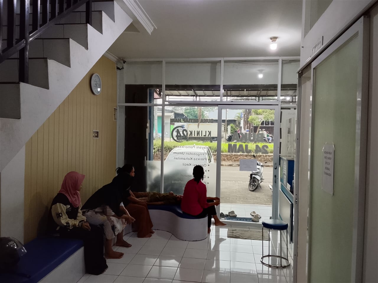 Ruangan Poli Klinik 24 Ciangsana