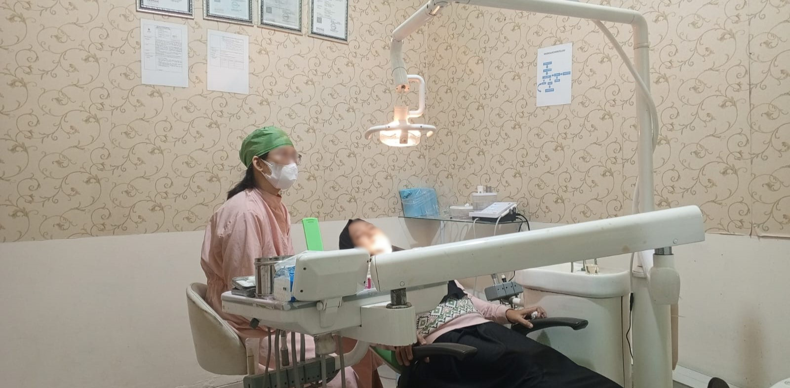 Poli Gigi Klinik Graha Mitra